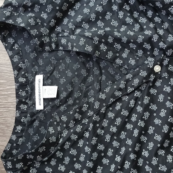 Amazon Essentials top - Picture 2 of 8